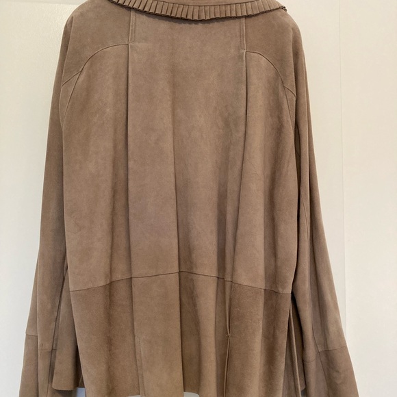 MaxMara Italian suede luxury jacket, size 12-14 - Picture 4 of 12